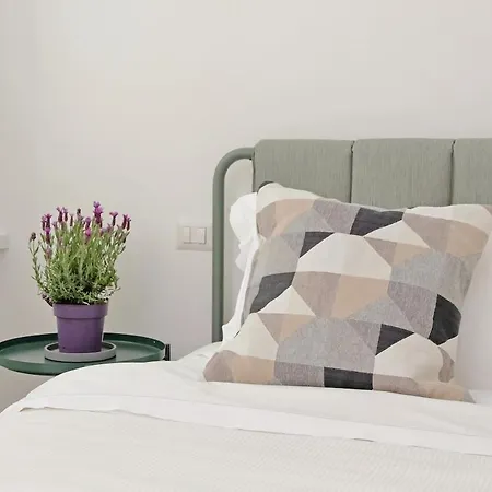 Apartament Brand New Modern 2 Stops To Colosseum Rzym