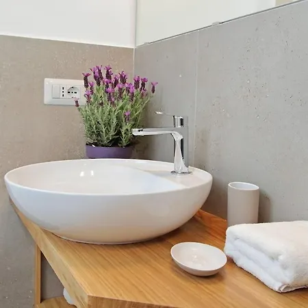 Apartment Brand New Modern 2 Stops To Colosseum Rome