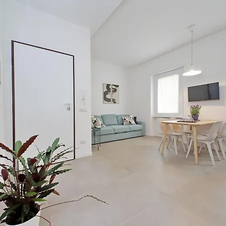 Apartment Brand New Modern 2 Stops To Colosseum Rome